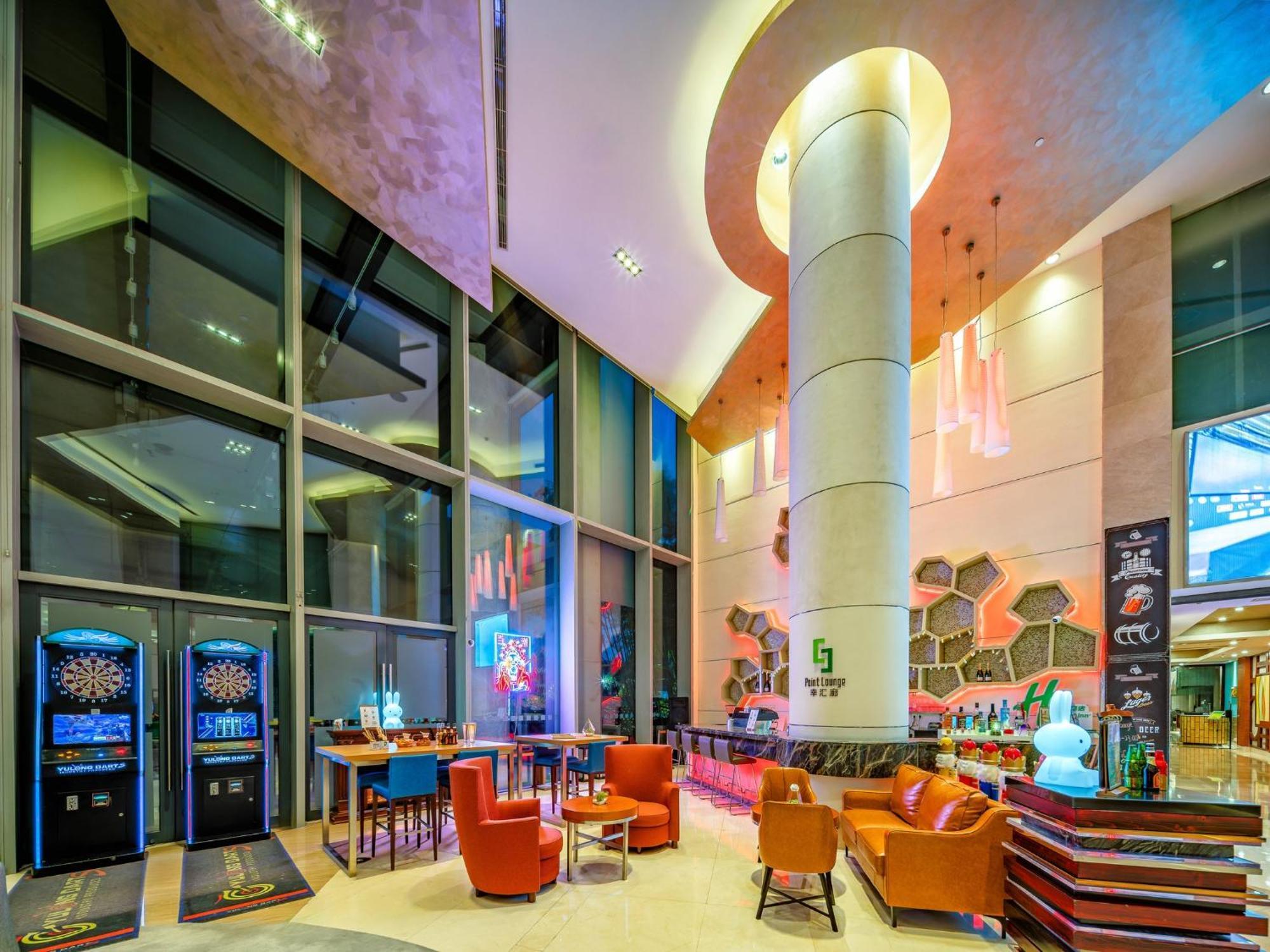 Holiday Inn Shanghai Pudong Kangqiao By Ihg - Free Shuttle Bus To Disney Land, Ins Swimming Pool Eksteriør bilde