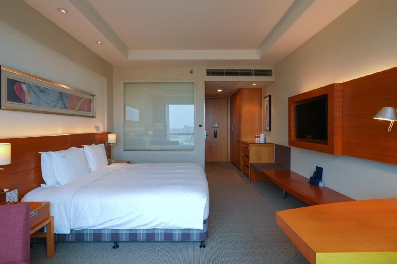 Holiday Inn Shanghai Pudong Kangqiao By Ihg - Free Shuttle Bus To Disney Land, Ins Swimming Pool Eksteriør bilde