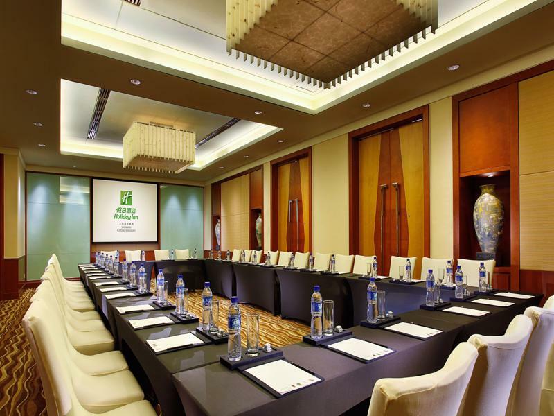 Holiday Inn Shanghai Pudong Kangqiao By Ihg - Free Shuttle Bus To Disney Land, Ins Swimming Pool Eksteriør bilde